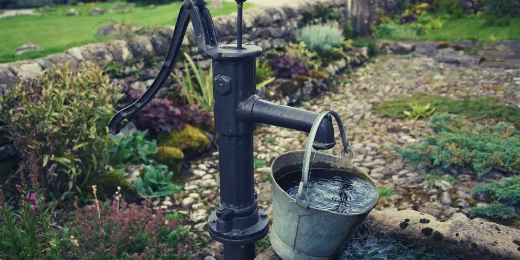 How To Get Water From A Well Without Electricity,Ways to Get Water From Your Well In a Power Outage, Survival Unchained, www.survivalunchained.com